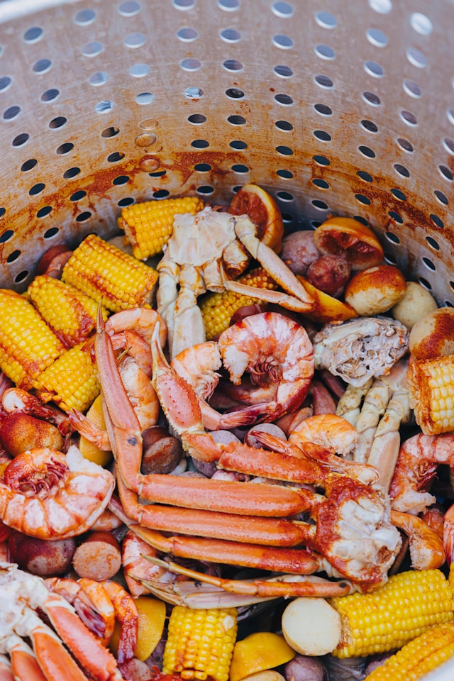 Seafood Boil Pot: What Size & Material Works Best? - The Dedicated House